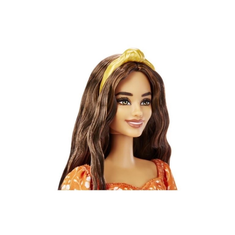 Kukulla Barbie fashion thumbnail 3