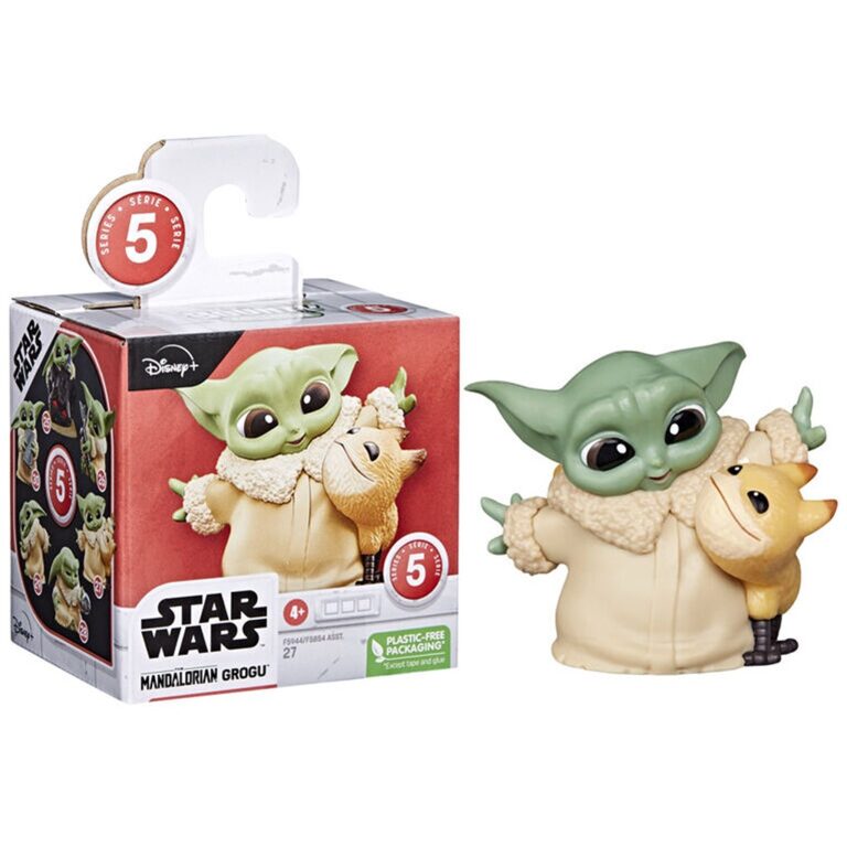 Figurinë Baby Yoda me mace